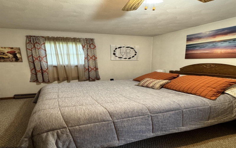 835 Morgantown Avenue, Newburg, West Virginia 26410, 4 Bedrooms Bedrooms, 7 Rooms Rooms,2 BathroomsBathrooms,Single Family Detached,For Sale,Morgantown,10165604