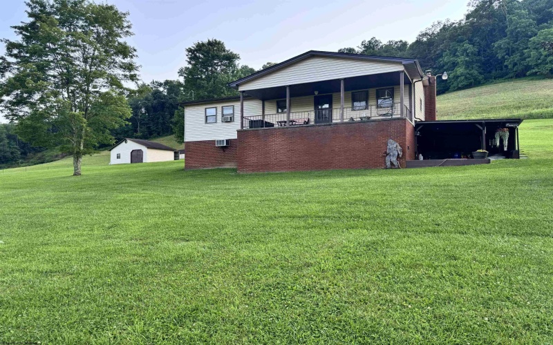 835 Morgantown Avenue, Newburg, West Virginia 26410, 4 Bedrooms Bedrooms, 7 Rooms Rooms,2 BathroomsBathrooms,Single Family Detached,For Sale,Morgantown,10165604