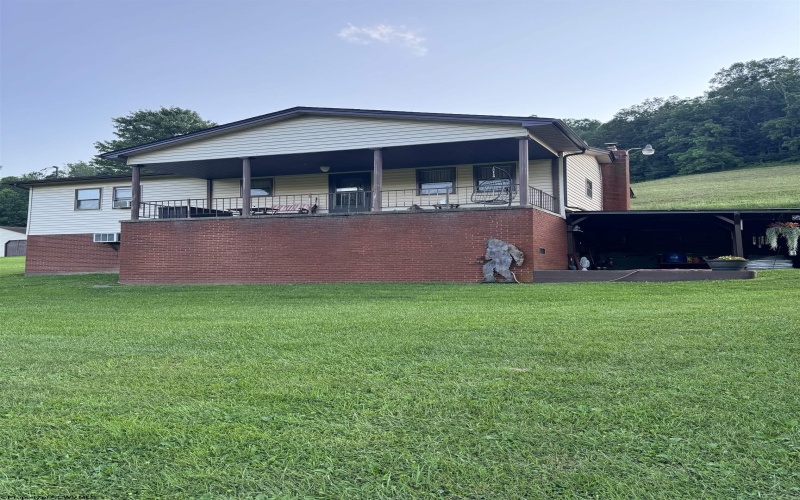 835 Morgantown Avenue, Newburg, West Virginia 26410, 4 Bedrooms Bedrooms, 7 Rooms Rooms,2 BathroomsBathrooms,Single Family Detached,For Sale,Morgantown,10165604