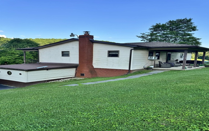 835 Morgantown Avenue, Newburg, West Virginia 26410, 4 Bedrooms Bedrooms, 7 Rooms Rooms,2 BathroomsBathrooms,Single Family Detached,For Sale,Morgantown,10165604