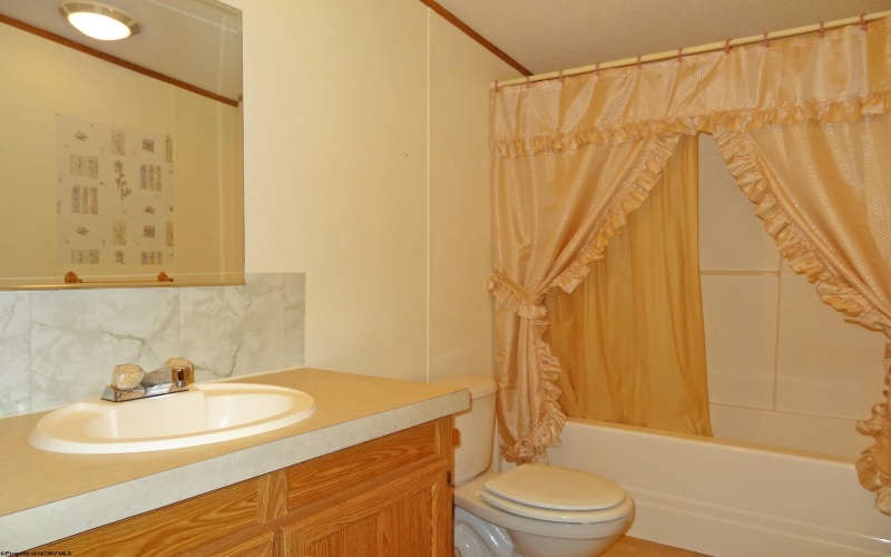 211 Jaycee Avenue, Terra Alta, West Virginia 26764, 3 Bedrooms Bedrooms, 5 Rooms Rooms,2 BathroomsBathrooms,Single Family Detached,For Sale,Jaycee,10165600