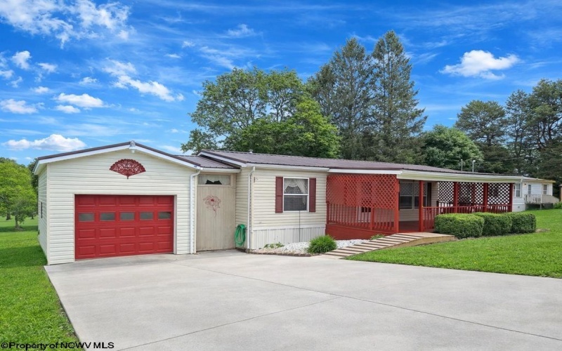 211 Jaycee Avenue, Terra Alta, West Virginia 26764, 3 Bedrooms Bedrooms, 5 Rooms Rooms,2 BathroomsBathrooms,Single Family Detached,For Sale,Jaycee,10165600