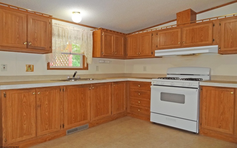 211 Jaycee Avenue, Terra Alta, West Virginia 26764, 3 Bedrooms Bedrooms, 5 Rooms Rooms,2 BathroomsBathrooms,Single Family Detached,For Sale,Jaycee,10165600