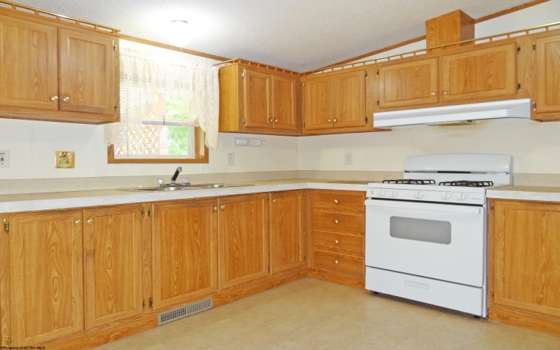 211 Jaycee Avenue, Terra Alta, West Virginia 26764, 3 Bedrooms Bedrooms, 5 Rooms Rooms,2 BathroomsBathrooms,Single Family Detached,For Sale,Jaycee,10165600