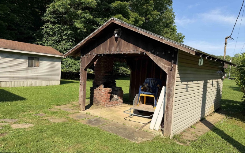 1063 Buckhannon River Road, Volga, West Virginia 26238, 3 Bedrooms Bedrooms, 8 Rooms Rooms,2 BathroomsBathrooms,Single Family Detached,For Sale,Buckhannon River,10165603