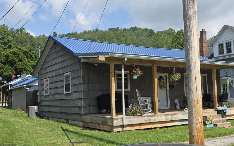 361 MAPLE Avenue, Philippi, West Virginia 26416, 2 Bedrooms Bedrooms, 6 Rooms Rooms,1 BathroomBathrooms,Single Family Detached,For Sale,MAPLE,0,10165607 361 MAPLE Avenue, Philippi, West Virginia 26416, 2 Bedrooms Bedrooms, 6 Rooms Rooms,1 BathroomBathrooms,Single Family Detached,For Sale,MAPLE,0,10165607