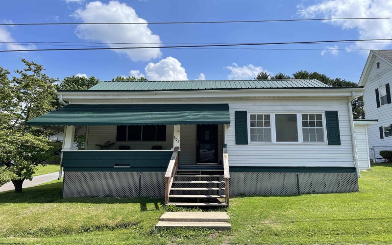 608 COLLEGE Street, Barrackville, West Virginia 26559, 3 Bedrooms Bedrooms, 7 Rooms Rooms,1 BathroomBathrooms,Single Family Detached,For Sale,COLLEGE,10165606