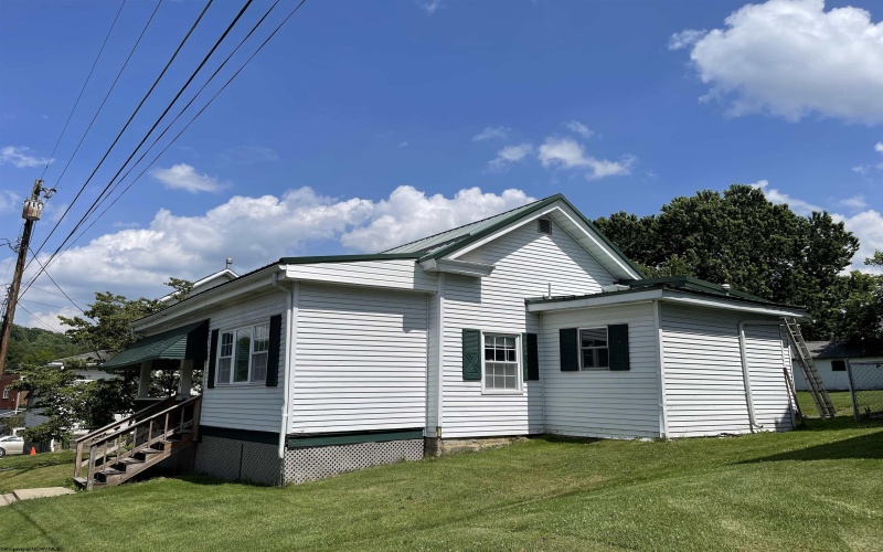 608 COLLEGE Street, Barrackville, West Virginia 26559, 3 Bedrooms Bedrooms, 7 Rooms Rooms,1 BathroomBathrooms,Single Family Detached,For Sale,COLLEGE,10165606