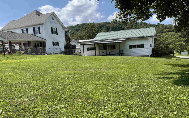 608 COLLEGE Street, Barrackville, West Virginia 26559, 3 Bedrooms Bedrooms, 7 Rooms Rooms,1 BathroomBathrooms,Single Family Detached,For Sale,COLLEGE,10165606