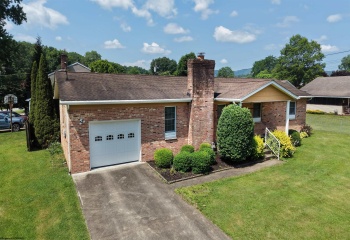 202 Robin Hood Lane, Elkins, West Virginia 26241, 3 Bedrooms Bedrooms, 6 Rooms Rooms,2 BathroomsBathrooms,Single Family Detached,For Sale,Robin Hood,0,10165609