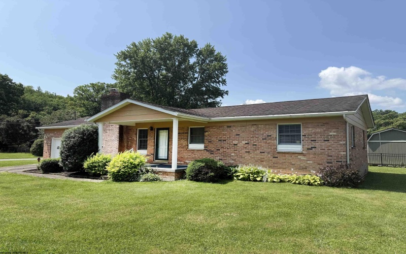 202 Robin Hood Lane, Elkins, West Virginia 26241, 3 Bedrooms Bedrooms, 6 Rooms Rooms,2 BathroomsBathrooms,Single Family Detached,For Sale,Robin Hood,0,10165609