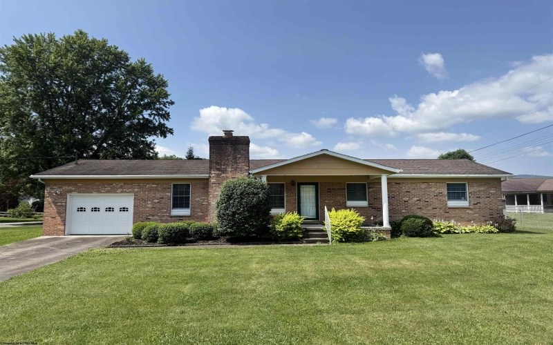 202 Robin Hood Lane, Elkins, West Virginia 26241, 3 Bedrooms Bedrooms, 6 Rooms Rooms,2 BathroomsBathrooms,Single Family Detached,For Sale,Robin Hood,0,10165609