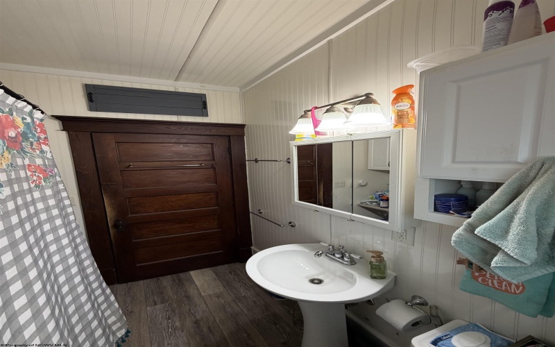 305 Second Street, Terra Alta, West Virginia 26764, 3 Bedrooms Bedrooms, 9 Rooms Rooms,1 BathroomBathrooms,Single Family Detached,For Sale,Second,0,10165610 305 Second Street, Terra Alta, West Virginia 26764, 3 Bedrooms Bedrooms, 9 Rooms Rooms,1 BathroomBathrooms,Single Family Detached,For Sale,Second,0,10165610