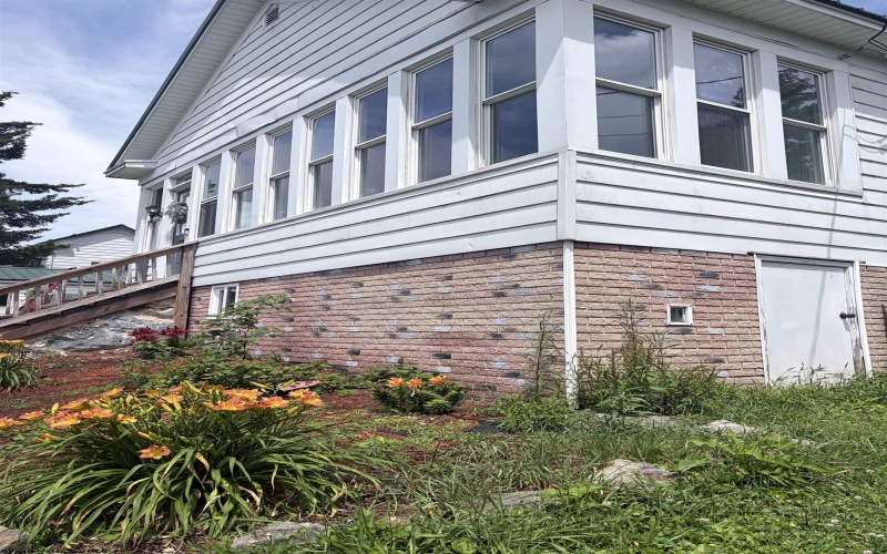 305 Second Street, Terra Alta, West Virginia 26764, 3 Bedrooms Bedrooms, 9 Rooms Rooms,1 BathroomBathrooms,Single Family Detached,For Sale,Second,0,10165610 305 Second Street, Terra Alta, West Virginia 26764, 3 Bedrooms Bedrooms, 9 Rooms Rooms,1 BathroomBathrooms,Single Family Detached,For Sale,Second,0,10165610