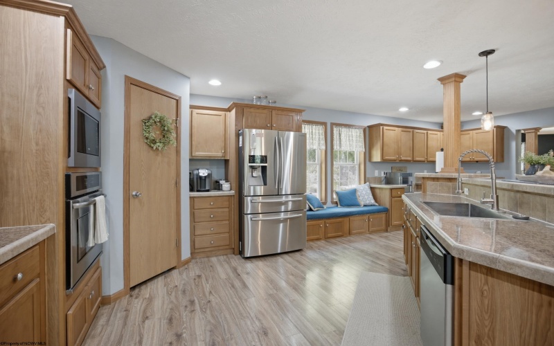 3380 Rose Avenue, Clarksburg, West Virginia 26301, 3 Bedrooms Bedrooms, 8 Rooms Rooms,2 BathroomsBathrooms,Single Family Detached,For Sale,Rose,0,10165612