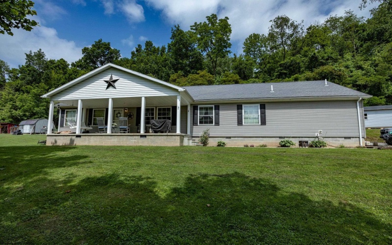 3380 Rose Avenue, Clarksburg, West Virginia 26301, 3 Bedrooms Bedrooms, 8 Rooms Rooms,2 BathroomsBathrooms,Single Family Detached,For Sale,Rose,0,10165612