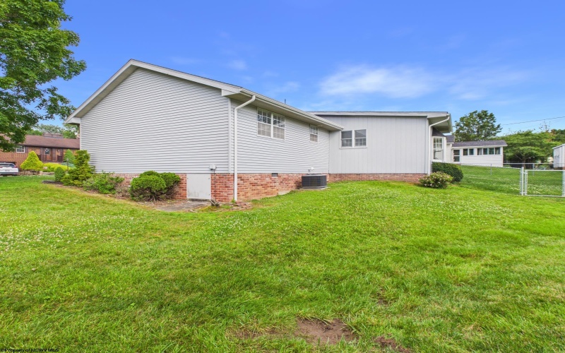 119 Driftwood Road, Bridgeport, West Virginia 26330-9819, 3 Bedrooms Bedrooms, 7 Rooms Rooms,2 BathroomsBathrooms,Single Family Detached,For Sale,Driftwood,0,10165614