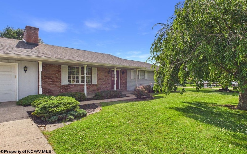 119 Driftwood Road, Bridgeport, West Virginia 26330-9819, 3 Bedrooms Bedrooms, 7 Rooms Rooms,2 BathroomsBathrooms,Single Family Detached,For Sale,Driftwood,0,10165614