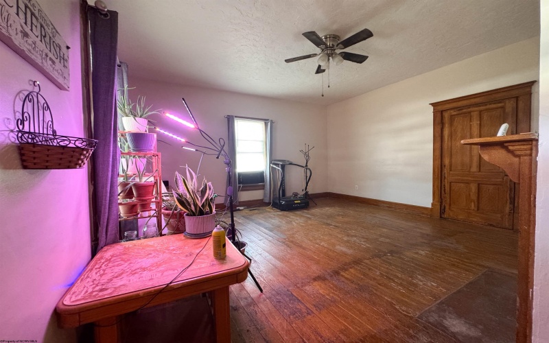 70 Vine Street, Shinnston, West Virginia 26431, 2 Bedrooms Bedrooms, 7 Rooms Rooms,1 BathroomBathrooms,Single Family Detached,For Sale,Vine,0,10165619