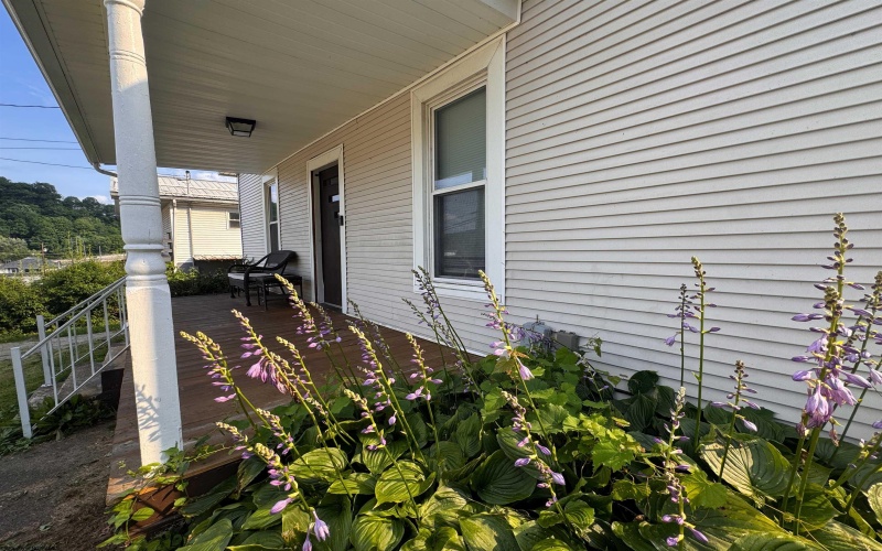 70 Vine Street, Shinnston, West Virginia 26431, 2 Bedrooms Bedrooms, 7 Rooms Rooms,1 BathroomBathrooms,Single Family Detached,For Sale,Vine,0,10165619