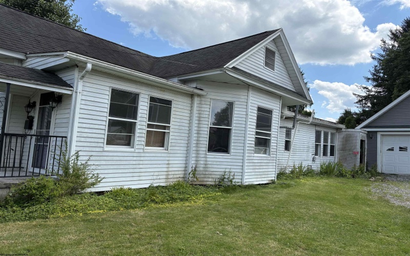 25 Pinnell Street, Buckhannon, West Virginia 26201-2260, 3 Bedrooms Bedrooms, 8 Rooms Rooms,2 BathroomsBathrooms,Single Family Detached,For Sale,Pinnell,0,10165627