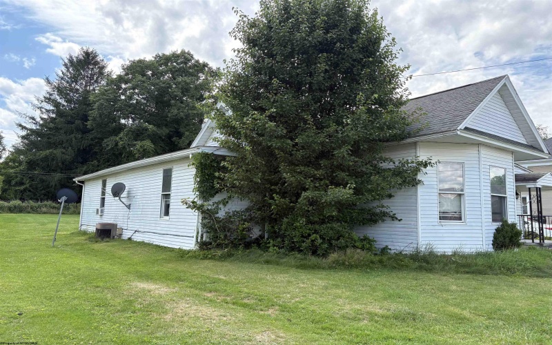 25 Pinnell Street, Buckhannon, West Virginia 26201-2260, 3 Bedrooms Bedrooms, 8 Rooms Rooms,2 BathroomsBathrooms,Single Family Detached,For Sale,Pinnell,0,10165627