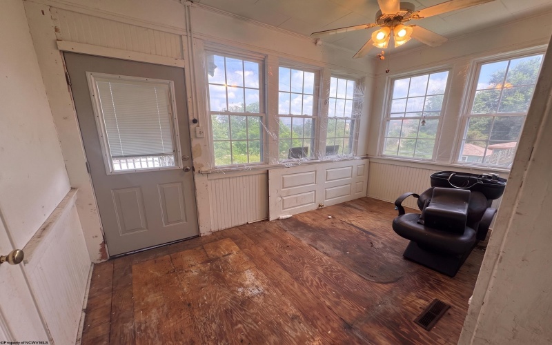 823 4th Street, Fairmont, West Virginia 26554, 4 Bedrooms Bedrooms, 9 Rooms Rooms,1 BathroomBathrooms,Single Family Detached,For Sale,4th,0,10165631
