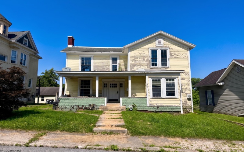 823 4th Street, Fairmont, West Virginia 26554, 4 Bedrooms Bedrooms, 9 Rooms Rooms,1 BathroomBathrooms,Single Family Detached,For Sale,4th,0,10165631