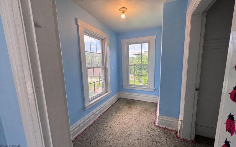 823 4th Street, Fairmont, West Virginia 26554, 4 Bedrooms Bedrooms, 9 Rooms Rooms,1 BathroomBathrooms,Single Family Detached,For Sale,4th,0,10165631