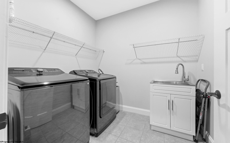 130 Sadie Lane, Morgantown, West Virginia 26508, 3 Bedrooms Bedrooms, 8 Rooms Rooms,3 BathroomsBathrooms,Residential Rentals,For Rent,Sadie,10165636