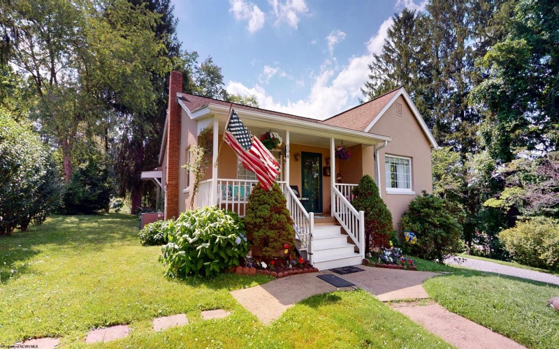 104 Sunshine Way, Fairmont, West Virginia 26554, 4 Bedrooms Bedrooms, 10 Rooms Rooms,3 BathroomsBathrooms,Single Family Detached,For Sale,Sunshine,0,10165632