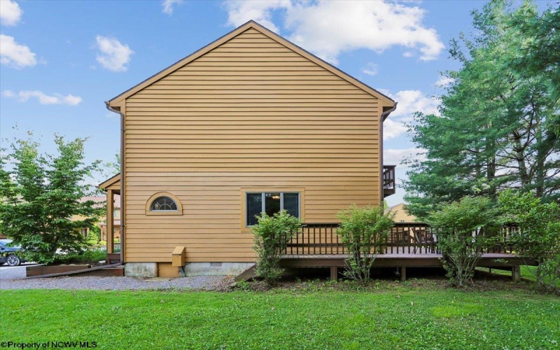 68 Deerfield Circle, Davis, West Virginia 26260, 3 Bedrooms Bedrooms, 8 Rooms Rooms,3 BathroomsBathrooms,Single Family Attached,For Sale,Deerfield,0,10165639