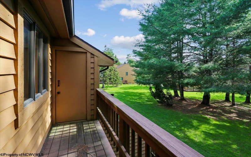 68 Deerfield Circle, Davis, West Virginia 26260, 3 Bedrooms Bedrooms, 8 Rooms Rooms,3 BathroomsBathrooms,Single Family Attached,For Sale,Deerfield,0,10165639