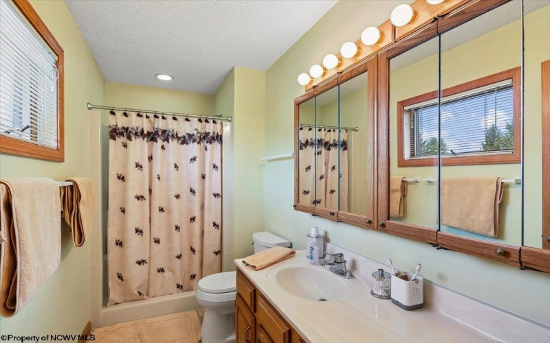 68 Deerfield Circle, Davis, West Virginia 26260, 3 Bedrooms Bedrooms, 8 Rooms Rooms,3 BathroomsBathrooms,Single Family Attached,For Sale,Deerfield,0,10165639