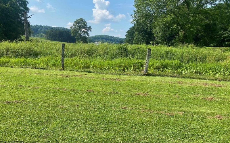 77 Sedona Lane, Montrose, West Virginia 26283, 3 Bedrooms Bedrooms, 8 Rooms Rooms,2 BathroomsBathrooms,Single Family Detached,For Sale,Sedona,0,10165649