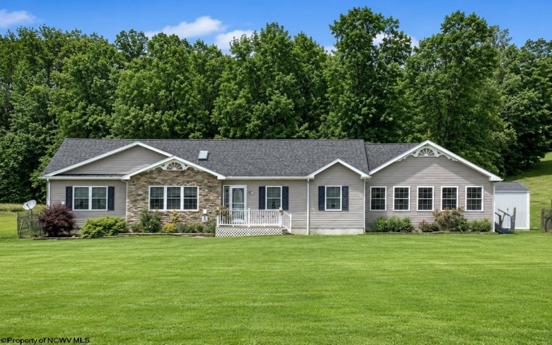 77 Sedona Lane, Montrose, West Virginia 26283, 3 Bedrooms Bedrooms, 8 Rooms Rooms,2 BathroomsBathrooms,Single Family Detached,For Sale,Sedona,0,10165649