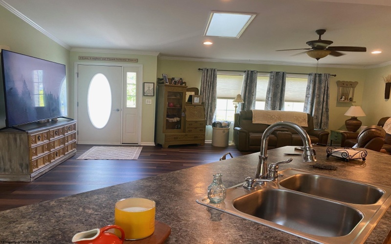 77 Sedona Lane, Montrose, West Virginia 26283, 3 Bedrooms Bedrooms, 8 Rooms Rooms,2 BathroomsBathrooms,Single Family Detached,For Sale,Sedona,0,10165649