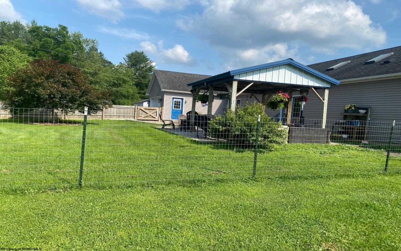 77 Sedona Lane, Montrose, West Virginia 26283, 3 Bedrooms Bedrooms, 8 Rooms Rooms,2 BathroomsBathrooms,Single Family Detached,For Sale,Sedona,0,10165649