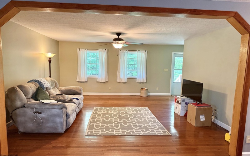 184 Woodstone Lane, Parsons, West Virginia 26287-0000, 3 Bedrooms Bedrooms, 8 Rooms Rooms,3 BathroomsBathrooms,Single Family Detached,For Sale,Woodstone,0,10165638