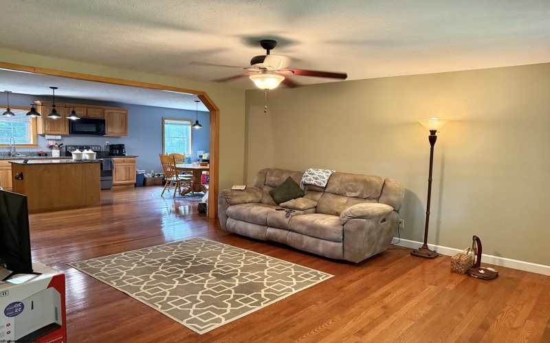 184 Woodstone Lane, Parsons, West Virginia 26287-0000, 3 Bedrooms Bedrooms, 8 Rooms Rooms,3 BathroomsBathrooms,Single Family Detached,For Sale,Woodstone,0,10165638