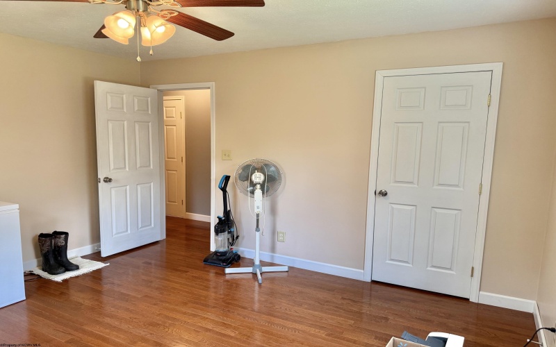 184 Woodstone Lane, Parsons, West Virginia 26287-0000, 3 Bedrooms Bedrooms, 8 Rooms Rooms,3 BathroomsBathrooms,Single Family Detached,For Sale,Woodstone,0,10165638