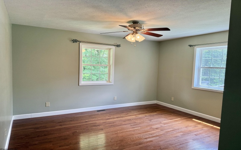 184 Woodstone Lane, Parsons, West Virginia 26287-0000, 3 Bedrooms Bedrooms, 8 Rooms Rooms,3 BathroomsBathrooms,Single Family Detached,For Sale,Woodstone,0,10165638