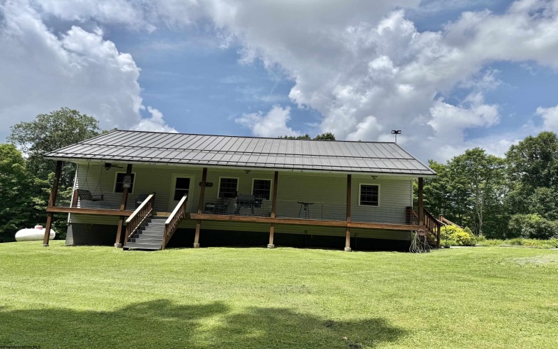 184 Woodstone Lane, Parsons, West Virginia 26287-0000, 3 Bedrooms Bedrooms, 8 Rooms Rooms,3 BathroomsBathrooms,Single Family Detached,For Sale,Woodstone,0,10165638