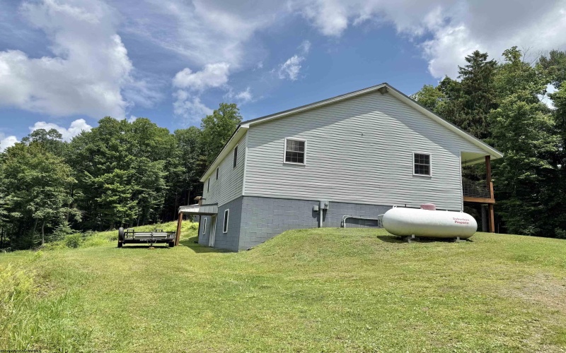184 Woodstone Lane, Parsons, West Virginia 26287-0000, 3 Bedrooms Bedrooms, 8 Rooms Rooms,3 BathroomsBathrooms,Single Family Detached,For Sale,Woodstone,0,10165638