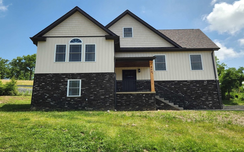 400 Sycamore Drive, Bridgeport, West Virginia 26330, 4 Bedrooms Bedrooms, 9 Rooms Rooms,3 BathroomsBathrooms,Single Family Detached,For Sale,Sycamore,0,10165641
