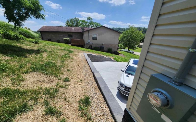 400 Sycamore Drive, Bridgeport, West Virginia 26330, 4 Bedrooms Bedrooms, 9 Rooms Rooms,3 BathroomsBathrooms,Single Family Detached,For Sale,Sycamore,0,10165641