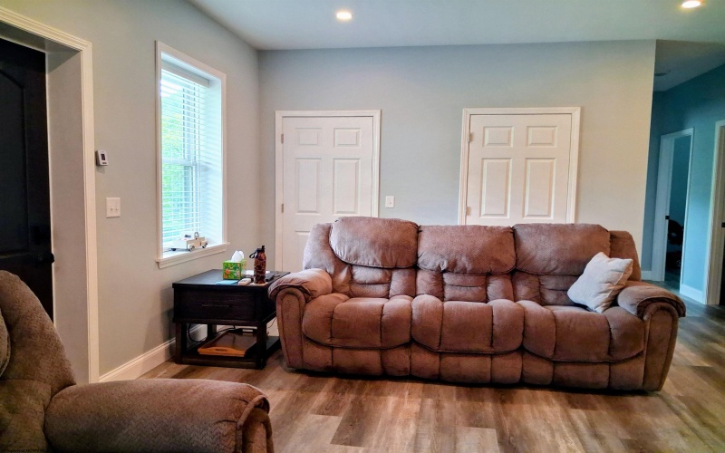 17 Wapiti Lane, Morgantown, West Virginia 26501, 2 Bedrooms Bedrooms, 7 Rooms Rooms,1 BathroomBathrooms,Single Family Detached,For Sale,Wapiti,0,10165599