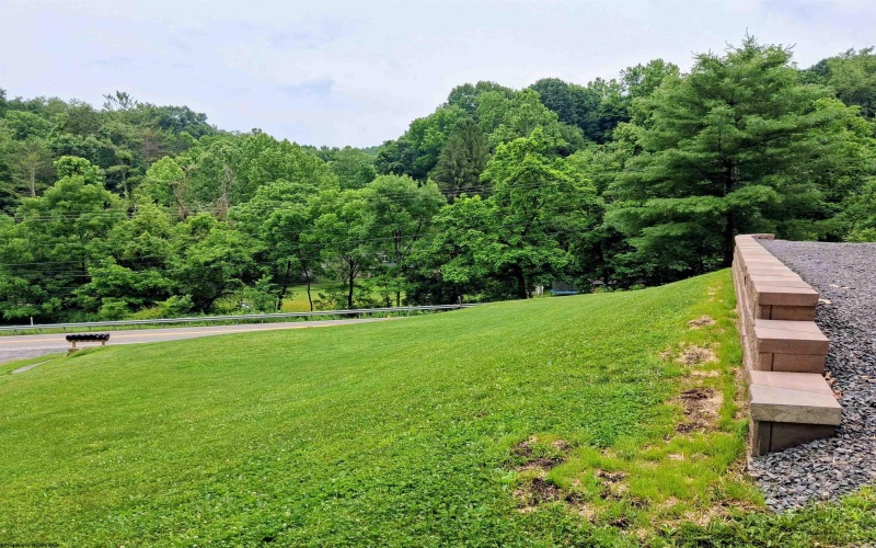 17 Wapiti Lane, Morgantown, West Virginia 26501, 2 Bedrooms Bedrooms, 7 Rooms Rooms,1 BathroomBathrooms,Single Family Detached,For Sale,Wapiti,0,10165599