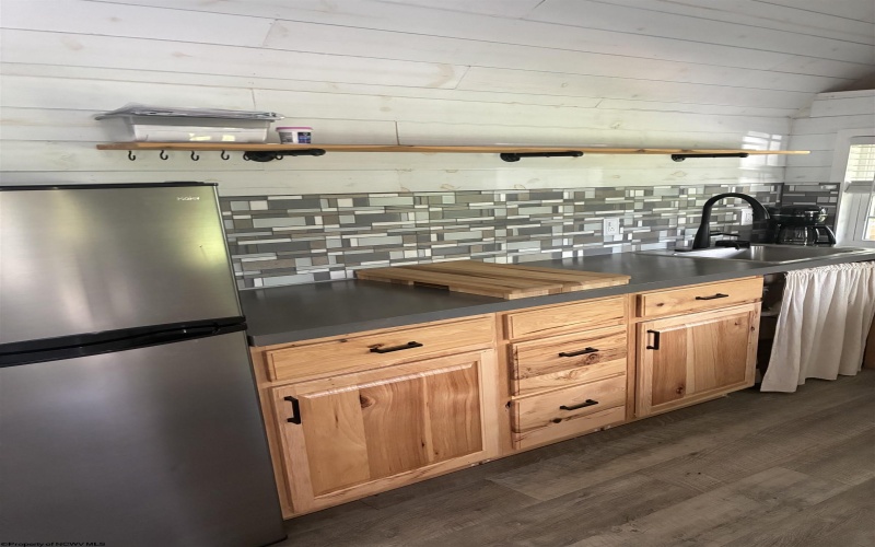 2608 Long Hollow Road, Masontown, West Virginia 26542, 1 Bedroom Bedrooms, 4 Rooms Rooms,1 BathroomBathrooms,Single Family Detached,For Sale,Long Hollow,0,10165642