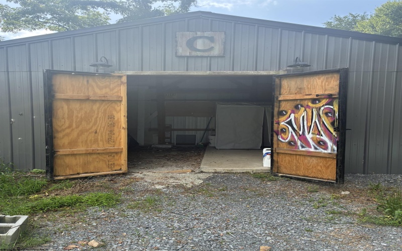 2608 Long Hollow Road, Masontown, West Virginia 26542, 1 Bedroom Bedrooms, 4 Rooms Rooms,1 BathroomBathrooms,Single Family Detached,For Sale,Long Hollow,0,10165642